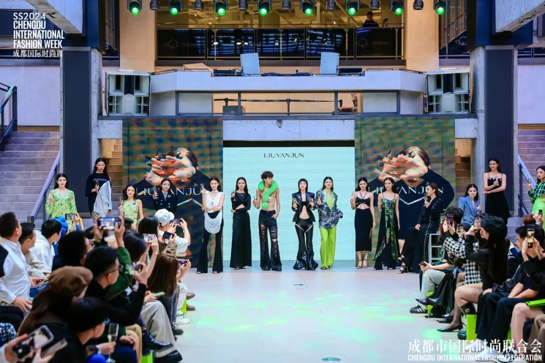 瑞丽时装杂志_瑞丽时尚论坛_瑞丽时装杂志图片大全