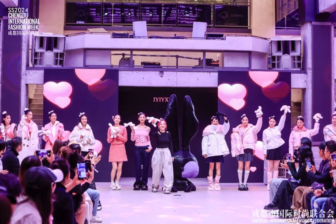 瑞丽时装杂志图片大全_瑞丽时尚论坛_瑞丽时装杂志