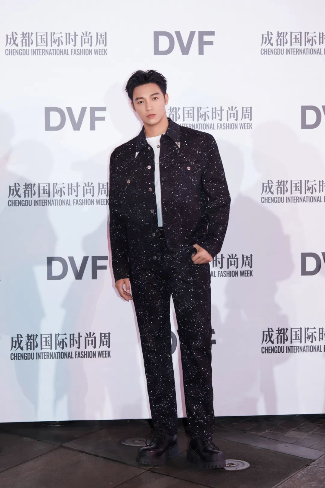 瑞丽时装杂志图片大全_瑞丽时尚论坛_瑞丽时装杂志