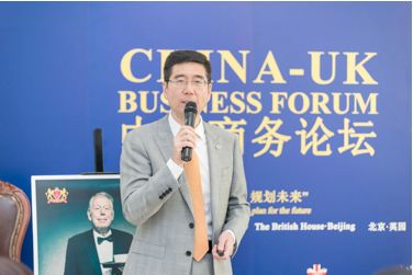 瑞丽时装杂志图片大全_瑞丽时尚论坛_瑞丽时装秀