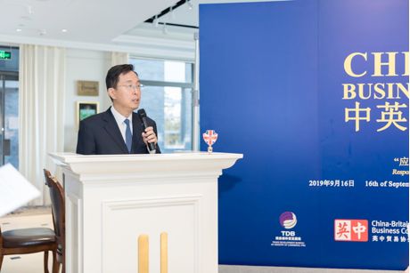 瑞丽时装杂志图片大全_瑞丽时装秀_瑞丽时尚论坛