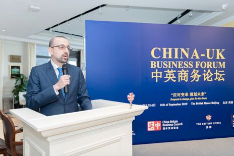 瑞丽时装杂志图片大全_瑞丽时装秀_瑞丽时尚论坛