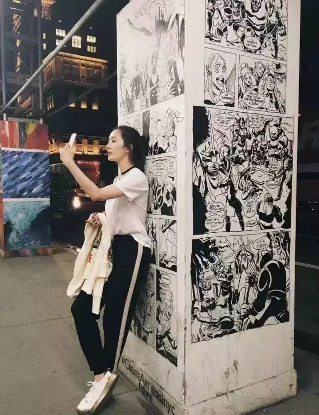 搭配时尚裤子图片红色大衣_搭配时尚裤子图片红色_红裤子搭配时尚图片