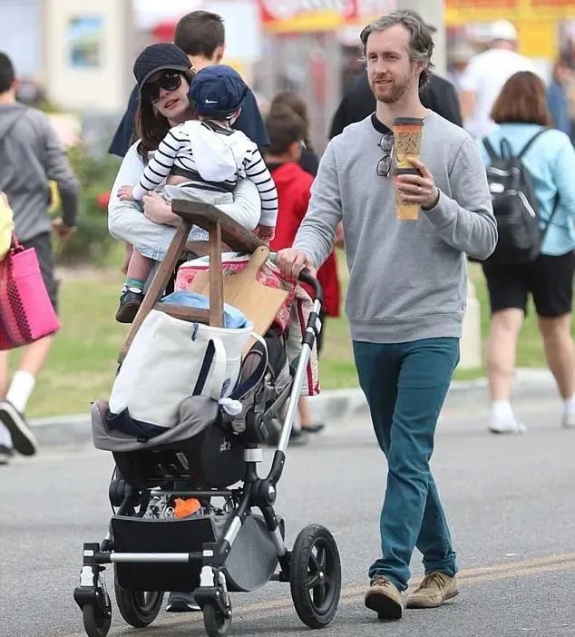 安妮时尚珠宝-安妮品牌珠宝首饰(图54) 安妮时尚珠宝_珠宝安妮时尚品牌介绍_安妮品牌珠宝首饰