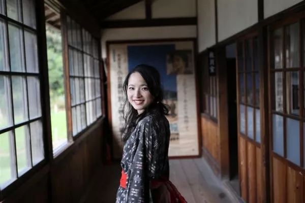 魔女服装素材_魔女时装_时尚魔女冬图片
