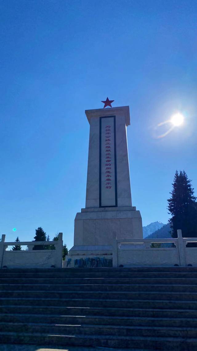 新疆伊犁旅游攻略_新疆伊犁旅游攻略必玩的景点_新疆伊犁游玩攻略