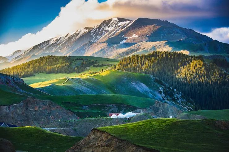 新疆天山旅游攻略_乌鲁木齐天山牧场旅游攻略_商洛九天山旅游攻略