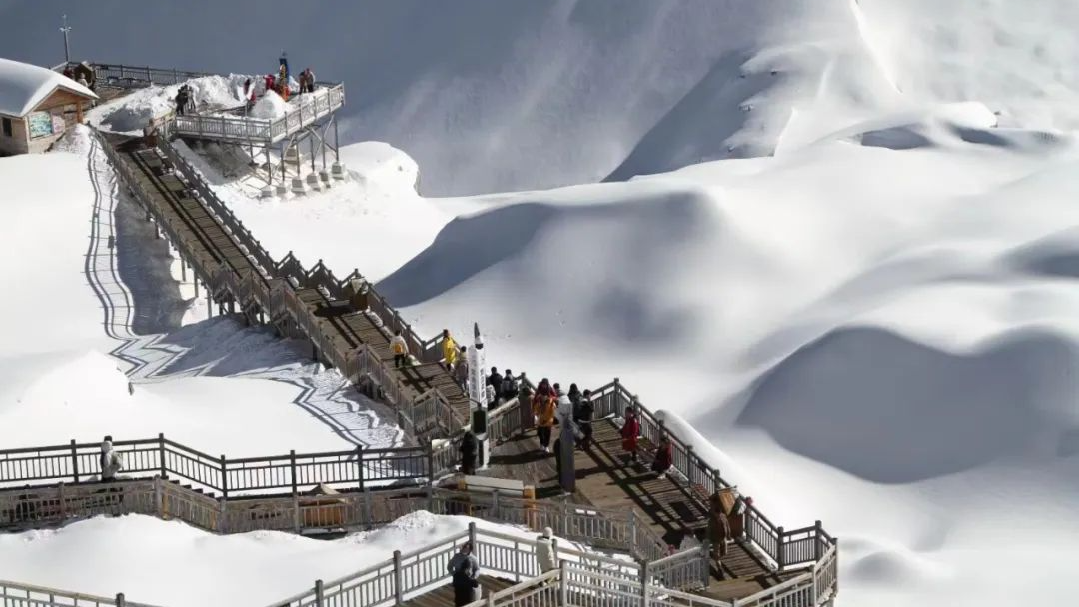玉龙雪山雪山_玉龙雪山了旅游攻略_玉龙雪山山路