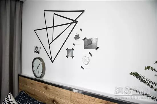 2021年客厅挂钟最新款图片_客厅时尚个性挂钟图片_客厅时尚挂画图片