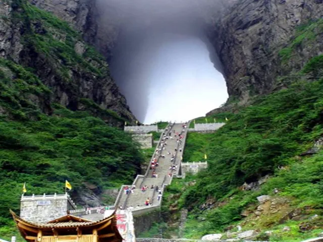 长沙至凤凰旅游攻略_长沙凤凰古城旅游攻略_长沙旅游攻略景点必去凤凰古城