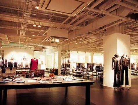 时尚服装店装修风格_时尚服装店装修设计_装修服装店铺装修设计