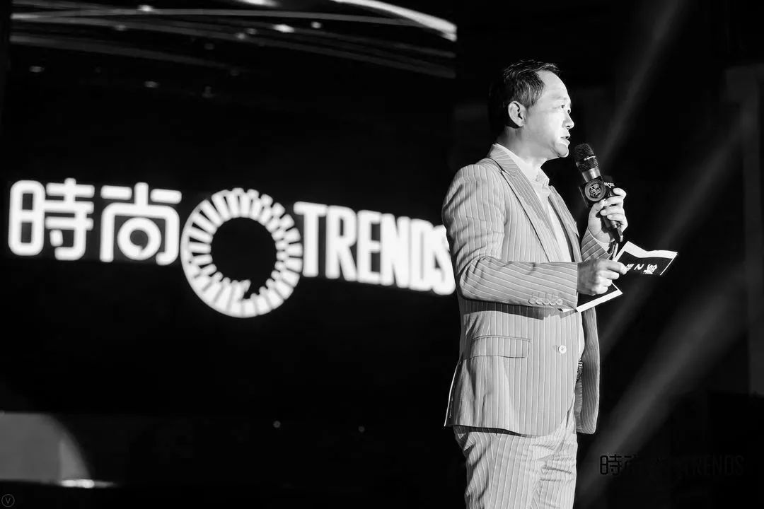 吴泓 时尚_吴泓侧影_吴泓霖