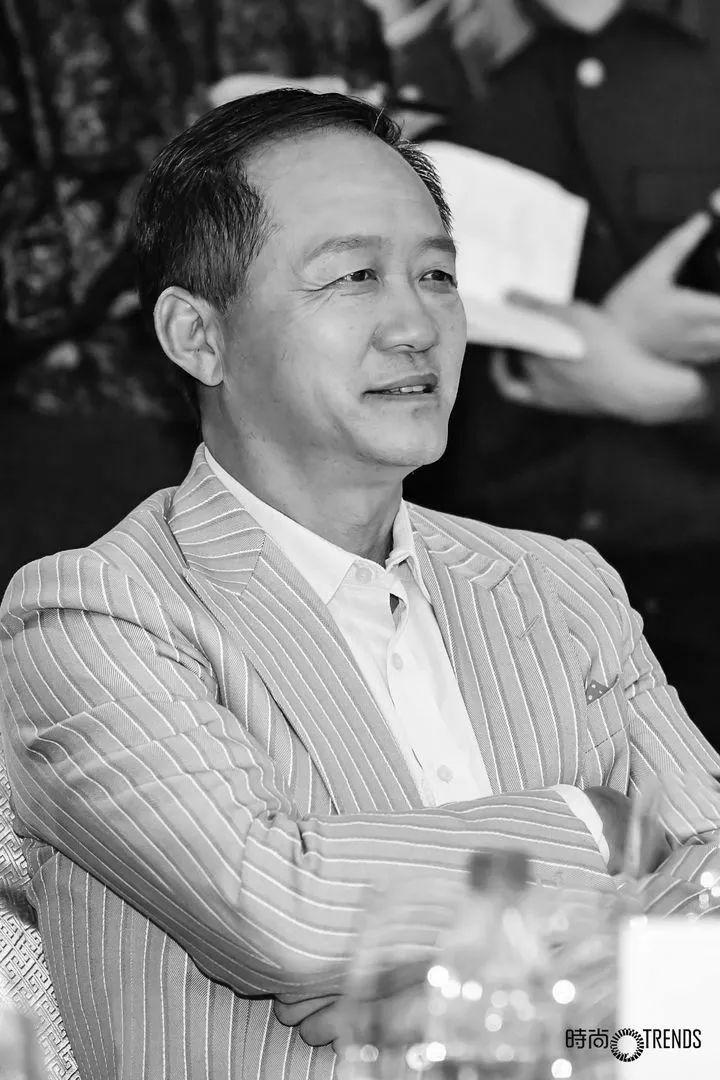 吴泓霖_吴泓侧影_吴泓 时尚