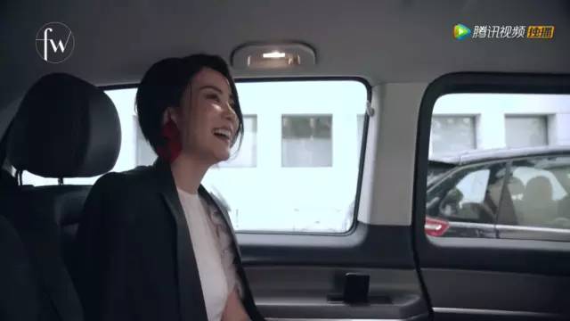 机场时装秀_孔孝真机场照_孔孝真机场时尚