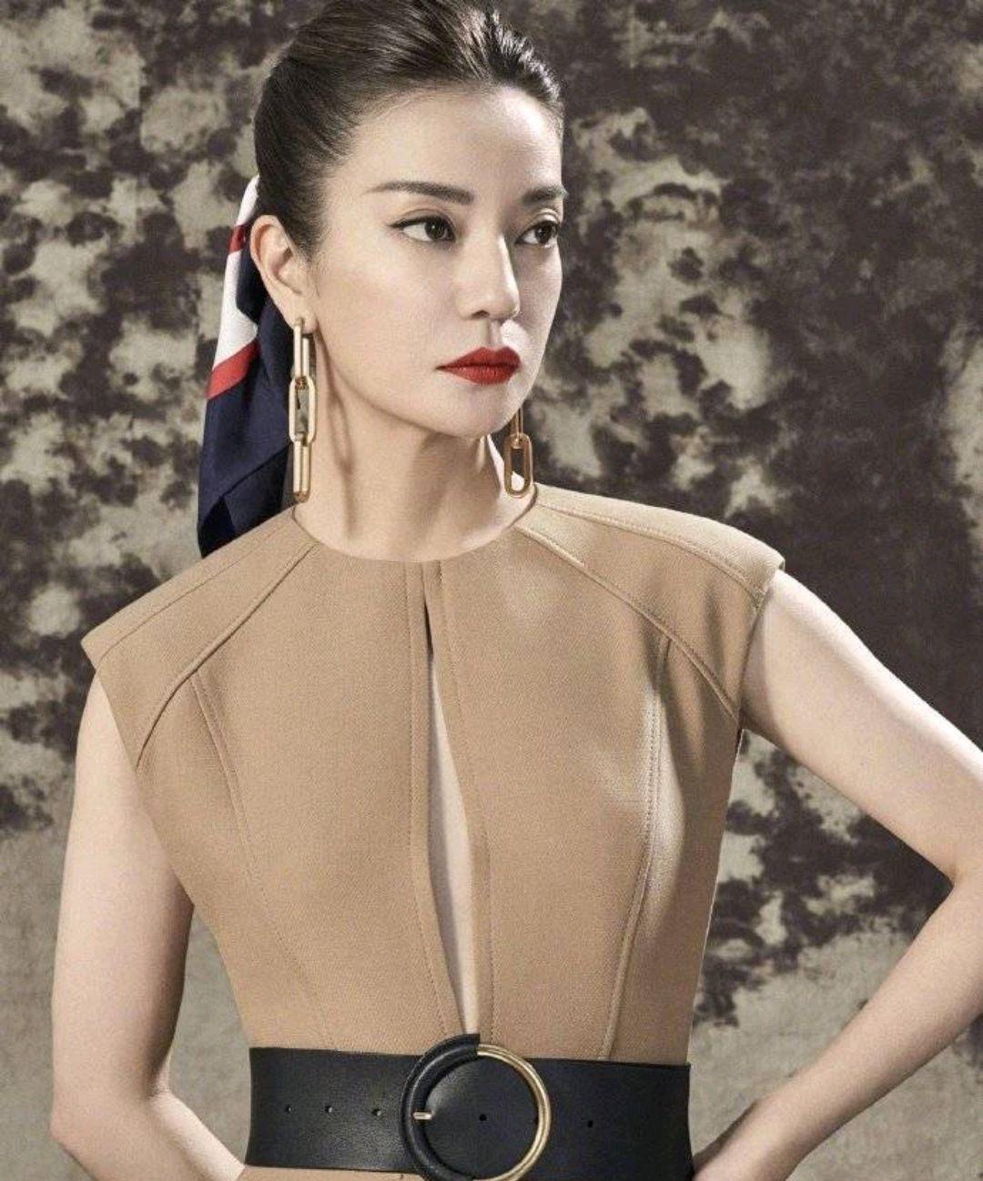 赵薇穿搭_赵薇时尚穿衣打扮_打扮赵薇穿衣时尚图片