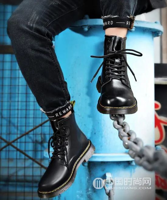 时尚靴子-靴子款式推荐有哪些(图2) 各种靴子的穿搭禁忌_靴子款式推荐有哪些_时尚靴子