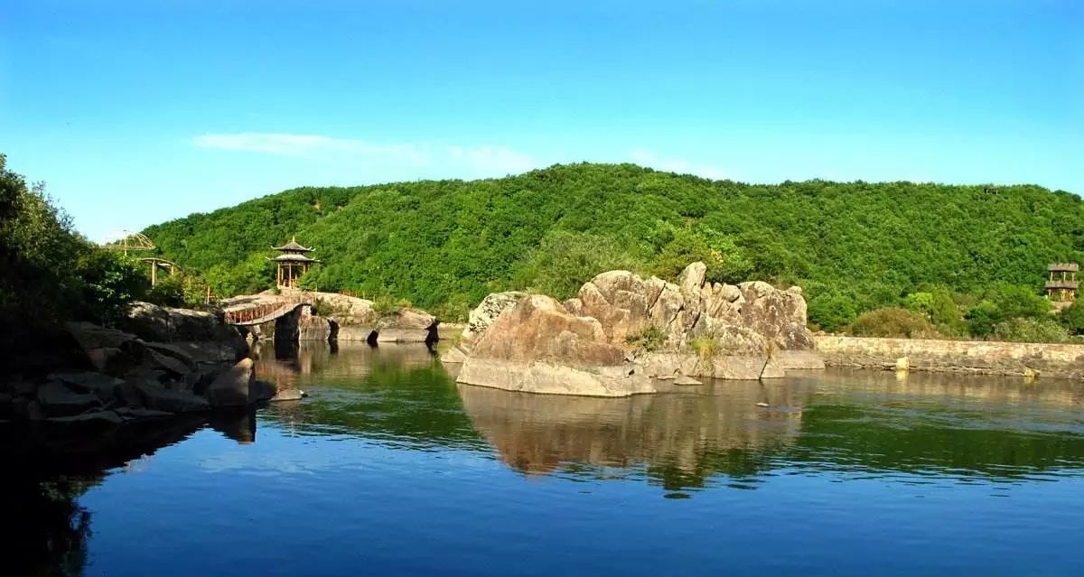 冬天镜泊湖好玩吗_冬季镜泊湖旅游攻略_镜泊湖冬景