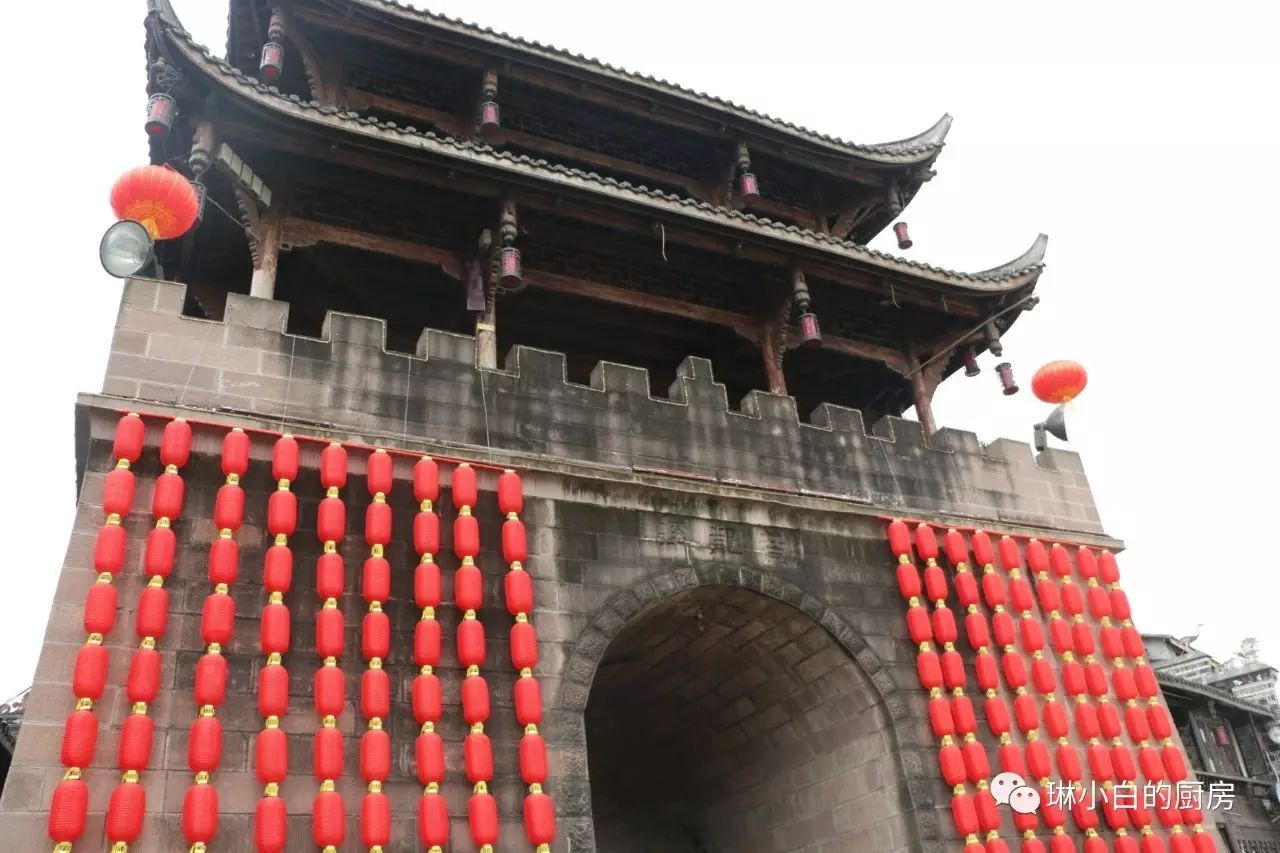 自贡峨眉山有多远_自贡去峨眉山旅游攻略_自贡到峨眉山旅游攻略