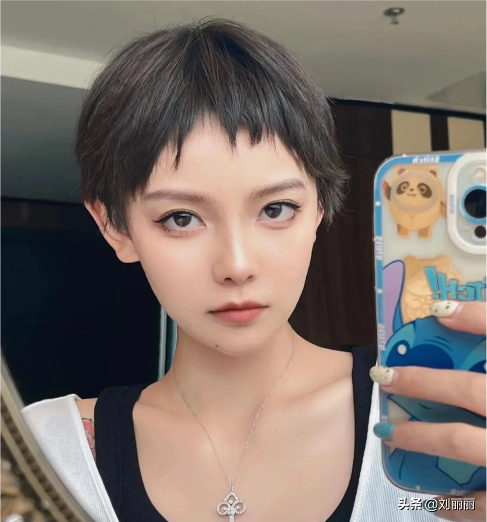 女生时尚短发图片_短发时尚女生图片大全_短发时尚女孩图片头像