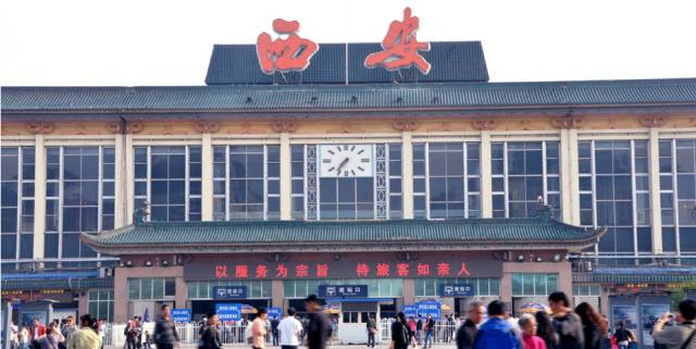 高冠瀑布旁边的山_高冠瀑布旅游攻略_瀑布门票多少钱