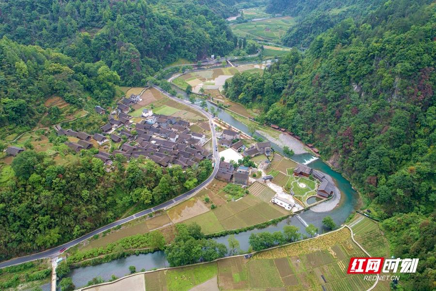 石林红色旅游景点介绍_红石林旅游攻略_红石林景区有什么