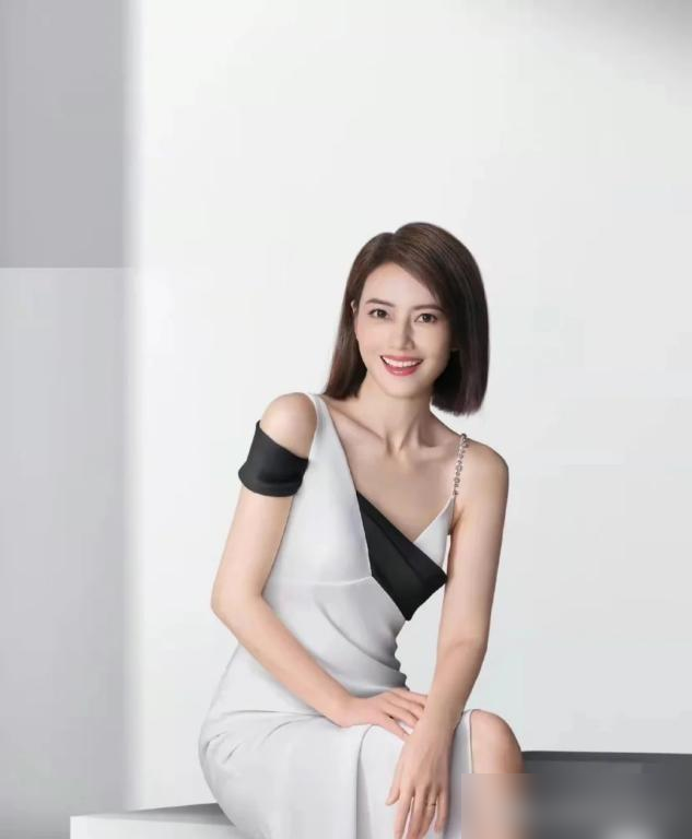 时尚洋气短发图片_短发时尚发型女_短发时尚洋气图片女