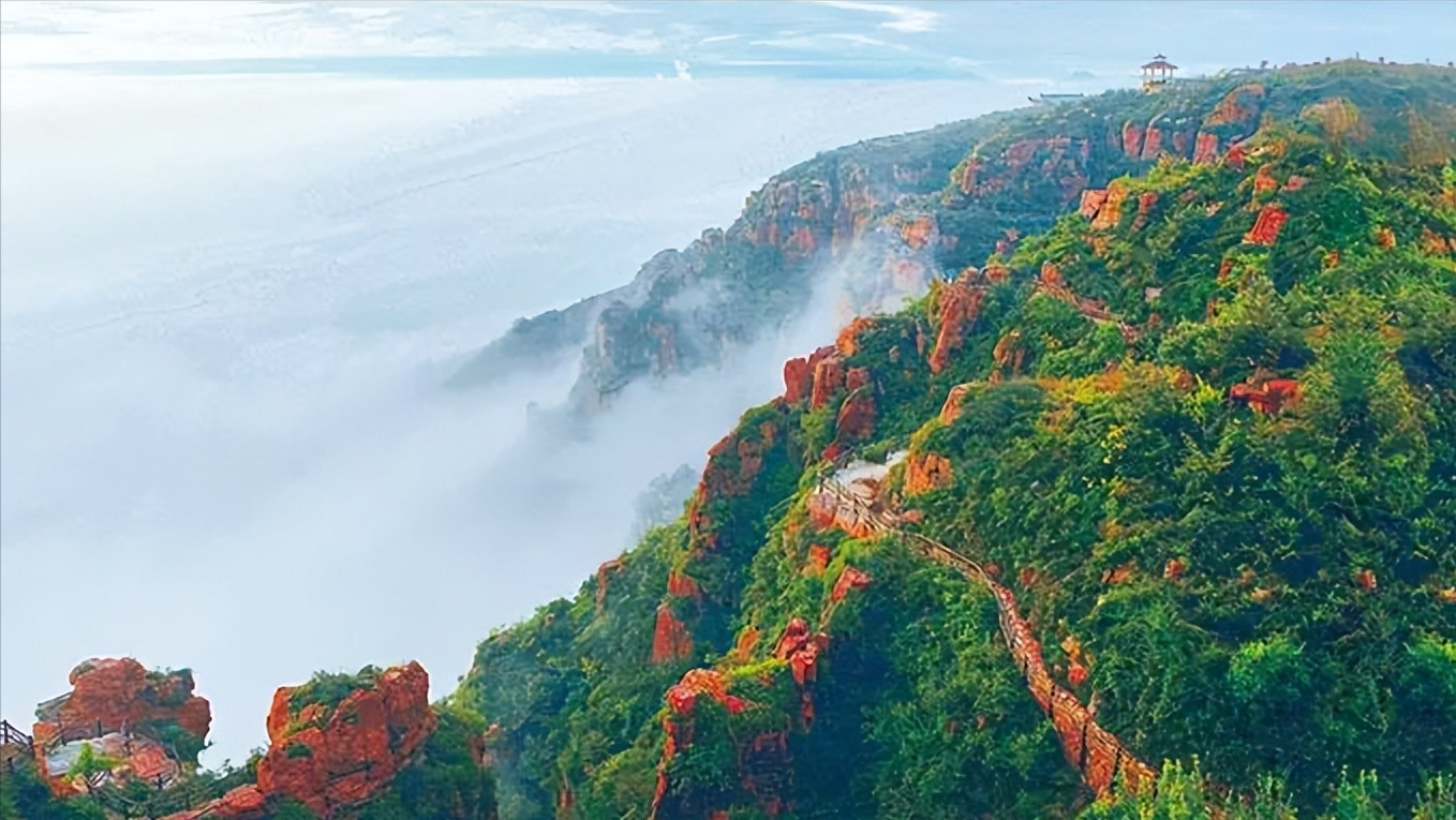 红石林旅游攻略_石林红色旅游_红石林景区有什么