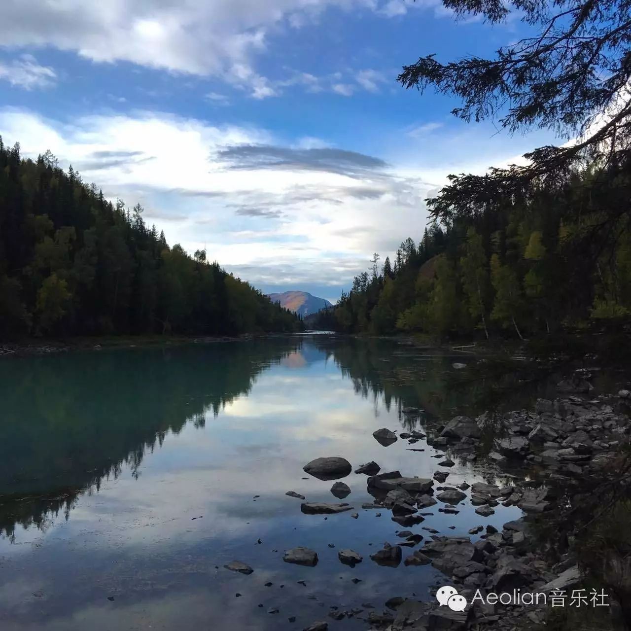 喀纳斯湖游玩_喀纳斯湖旅游攻略_喀纳斯游湖大概多长时间