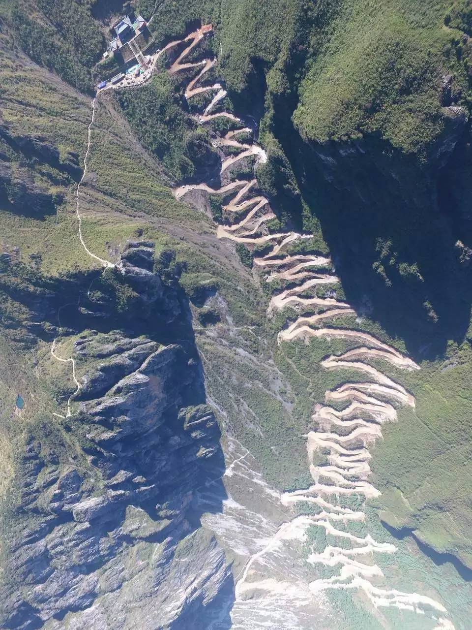 云南东川红土地旅游攻略_云南东川红土图片_云南东川红土地景区