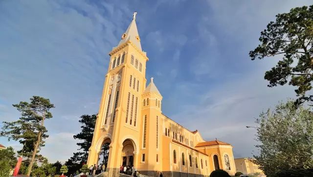 越南首都胡志明市旅游攻略_越南胡志明市位置图_越南第一大城市胡志明市