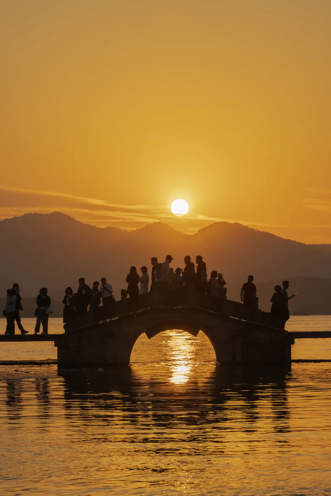 杭州西湖乌镇三日游最佳攻略_杭州西湖乌镇苏州怎么规划路线_杭州西湖乌镇旅游攻略